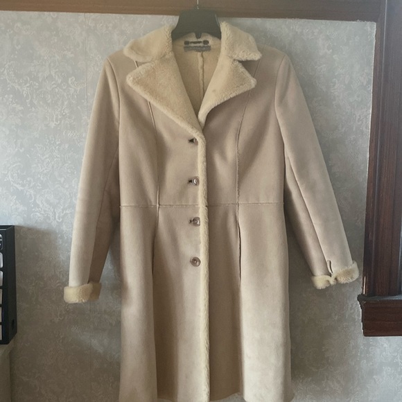 Ann Taylor Faux Suede Coat Medium 38”L x 20”W - Very Luxurious! - Picture 6 of 9
